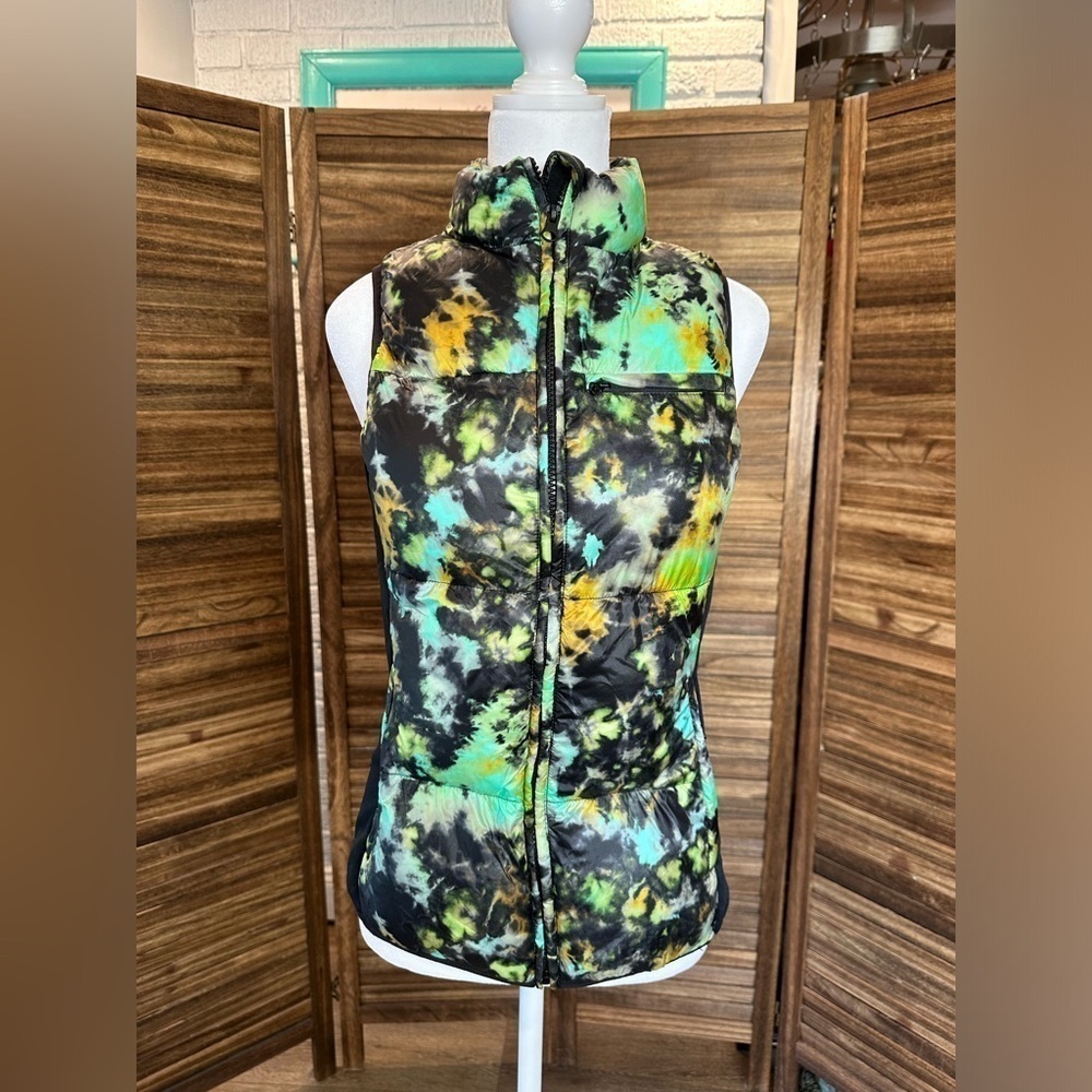 Fabletics Elliot Packable Puff Vest Tie Dye Trip